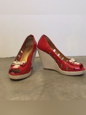 Seychelles Red Patent Leather Peep-Toe Wedge Sandals